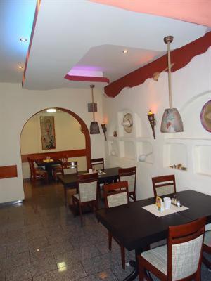 غرفنبرويش Hotel Central Restaurant El Barrio المظهر الخارجي الصورة