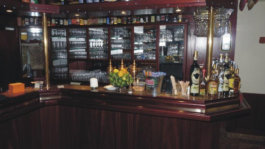 غرفنبرويش Hotel Central Restaurant El Barrio المظهر الخارجي الصورة